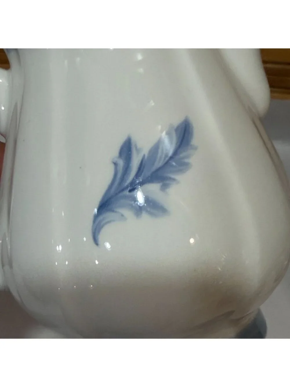 Vintage Villeroy & Boch Casa Azul White Blue Plume Stripe Porcelain Creamer 3.5